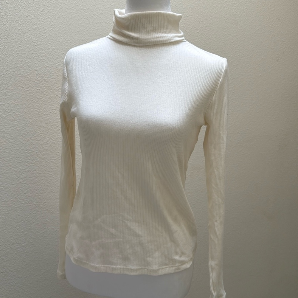 Old Navy Ribbed Cream Turtleneck